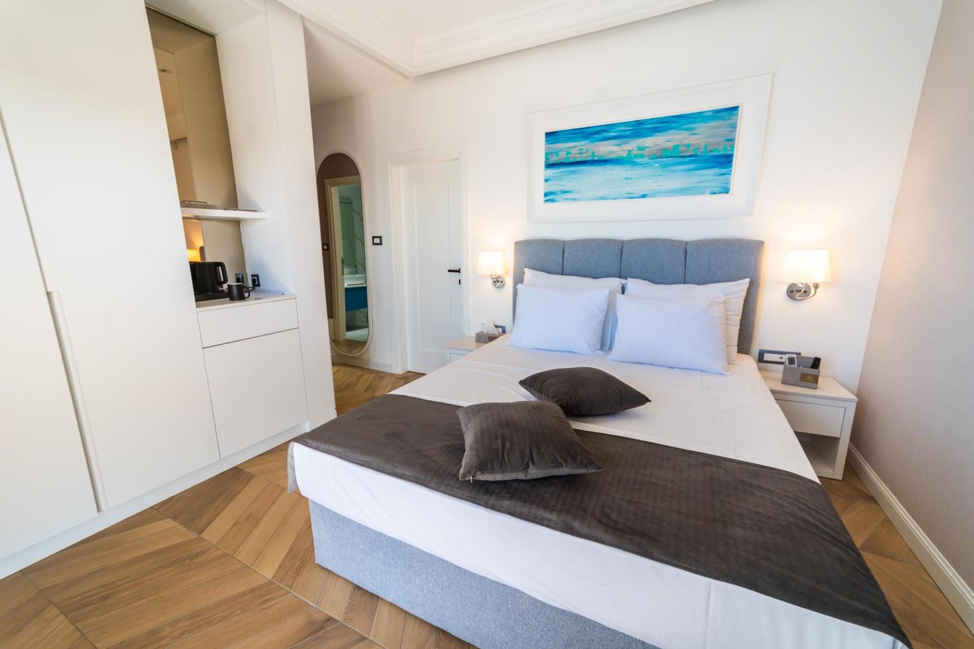 Hotel Exclusive 4*