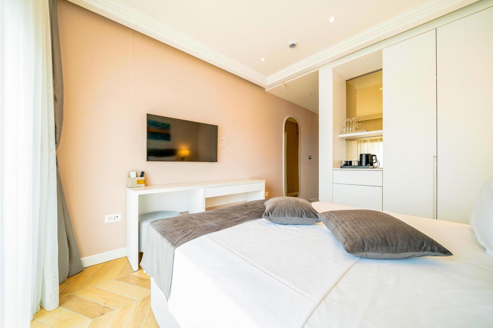 Exclusive Hotel Budva